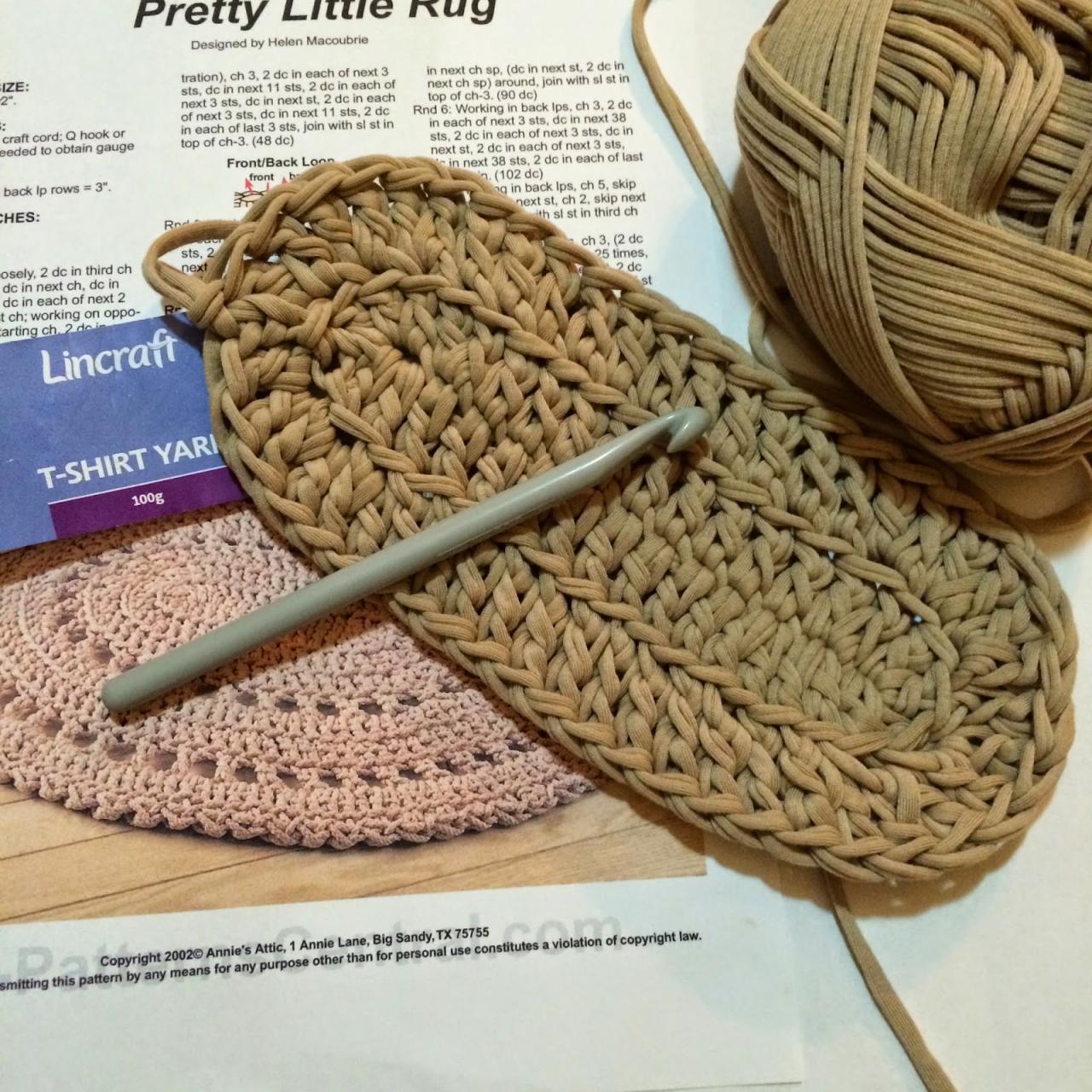 The Old Fat Hen: T shirt yarn rug... The Old Fat Hen: T shirt yarn rug...